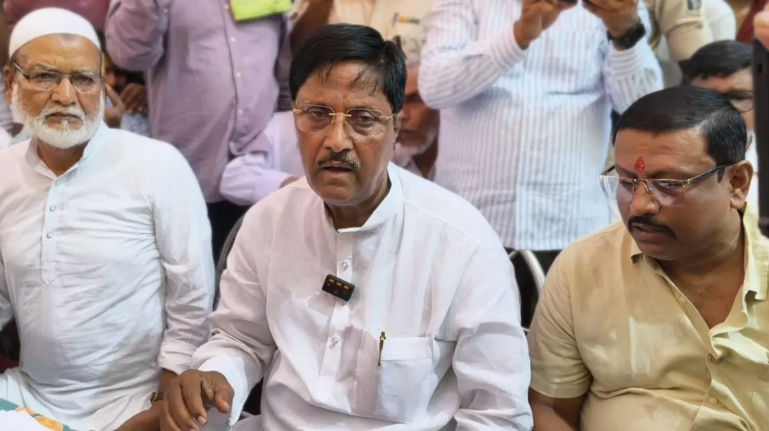 Bihar Politics: किसने-किसको टिकट बेची? आंख से छलका सीटिंग MLA का आंसू, जुबान ने उगला राज